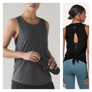 EUC✨Lululemon Built In Bra Top